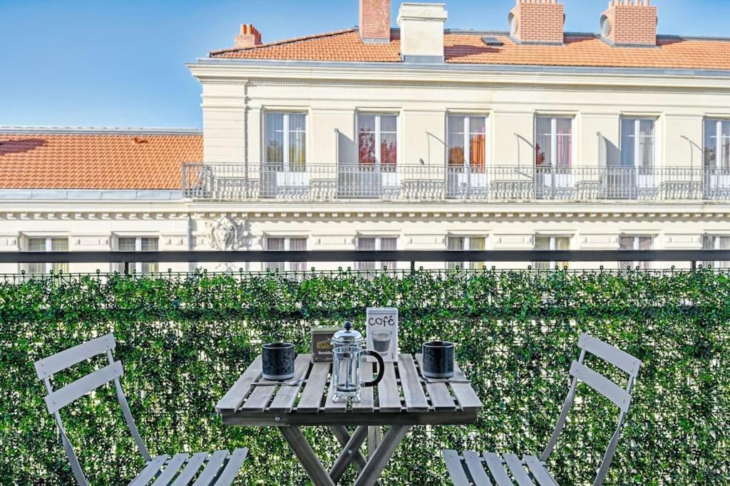 Le Loft Des Papes - 2 Terrasses - Vue Panoramique Sur La Ville - Ac Clim Awinion Zewnętrze zdjęcie
